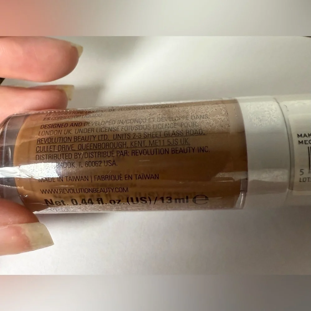 Makeup Obsession Mega Conceal in Shade 15